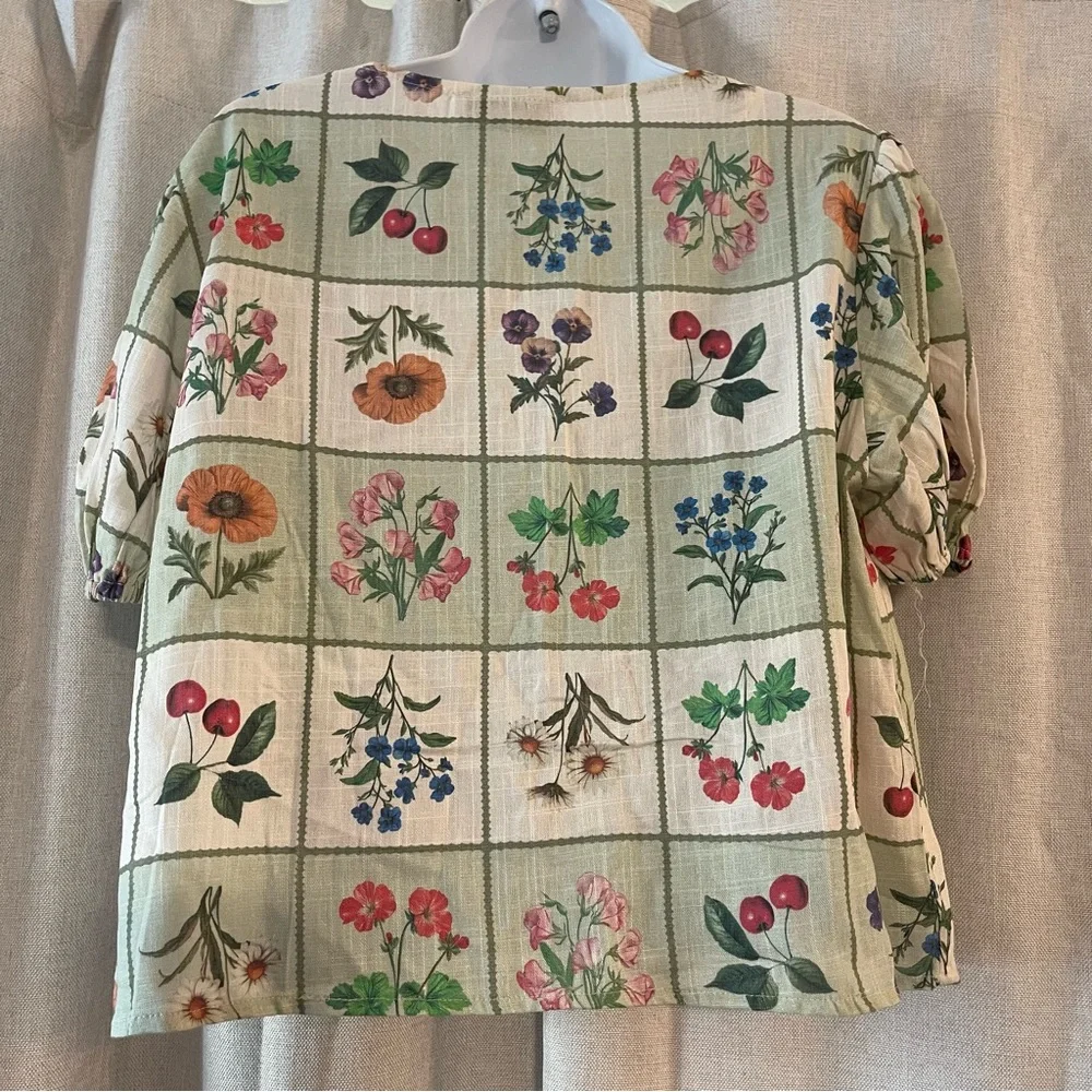 Petal & Pup Asta Tie Front Top in Flower Market - Picture 7 of 8